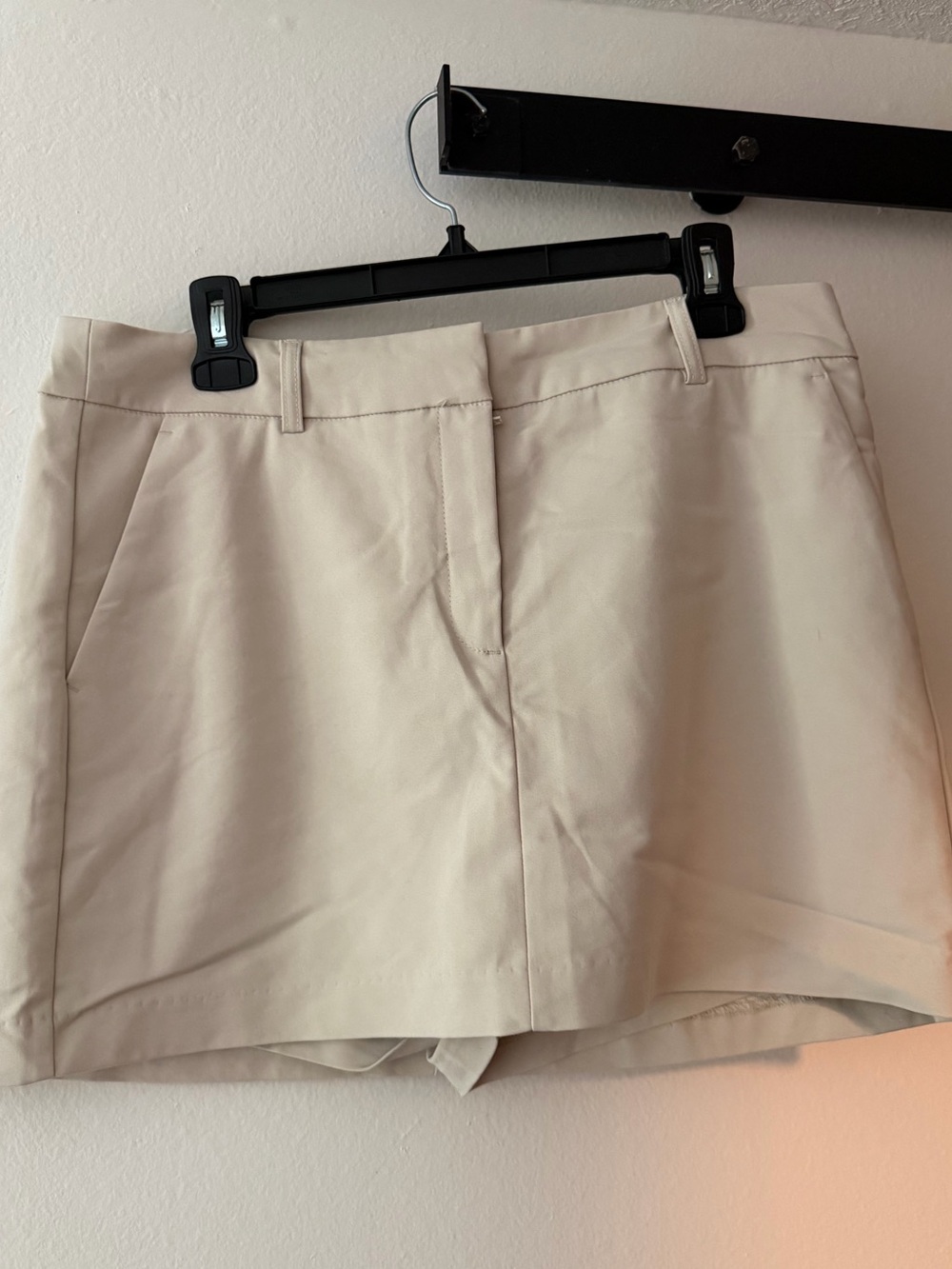 Dynamite Beige Women’s Tailored Skort